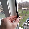 Замена уплотнителя на створке окна